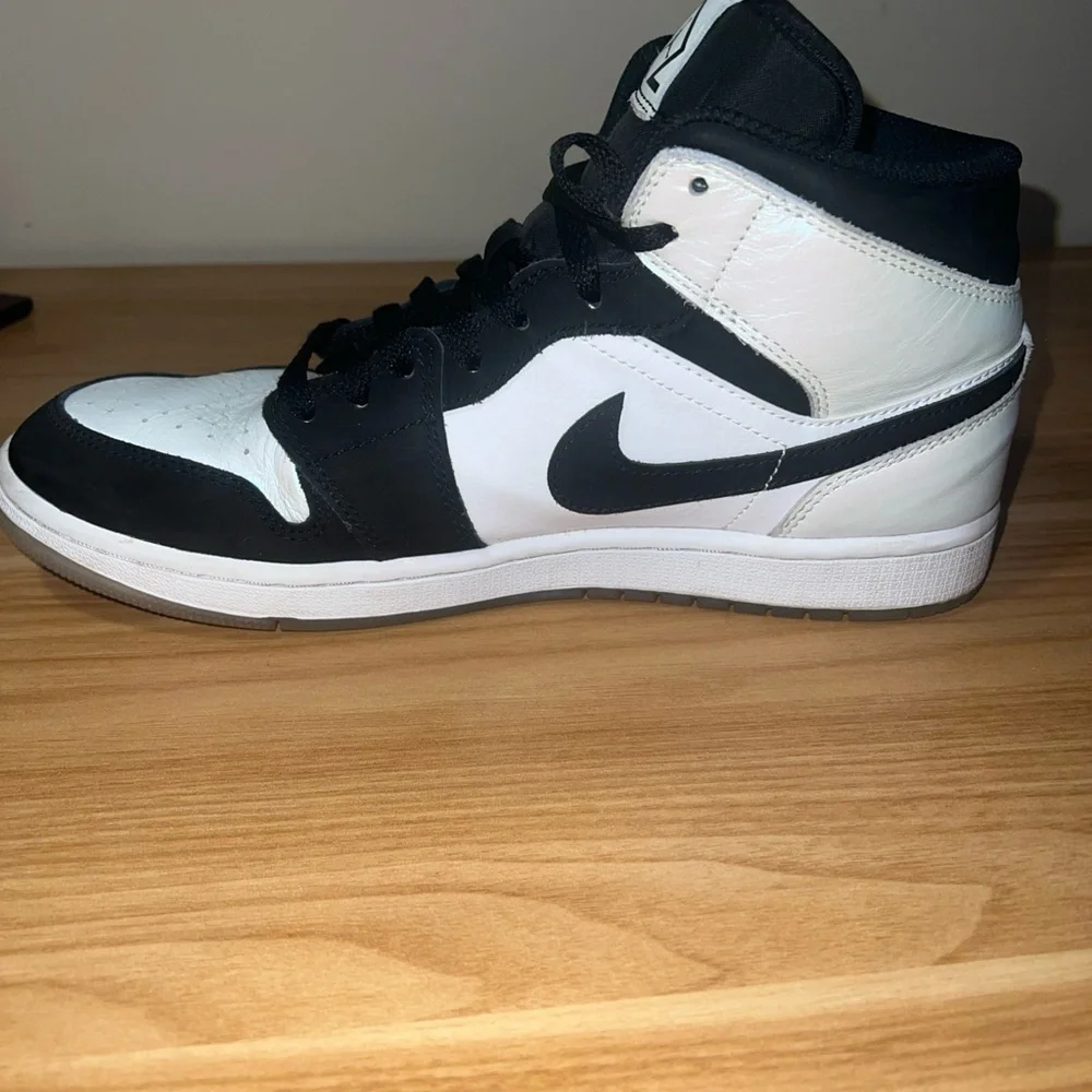 Jordan 1 mid diamond size 10.5 - Picture 8 of 16